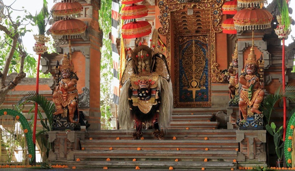 Barong_and_Keris_Dance