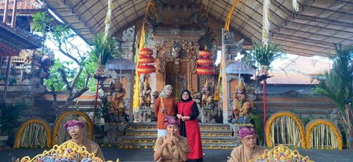 Barong_dan_Keris_Dance